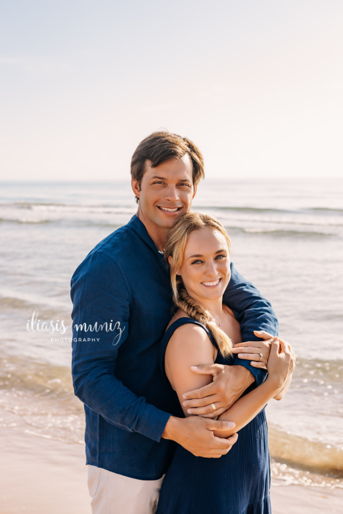 couple beach portraits posing ideas