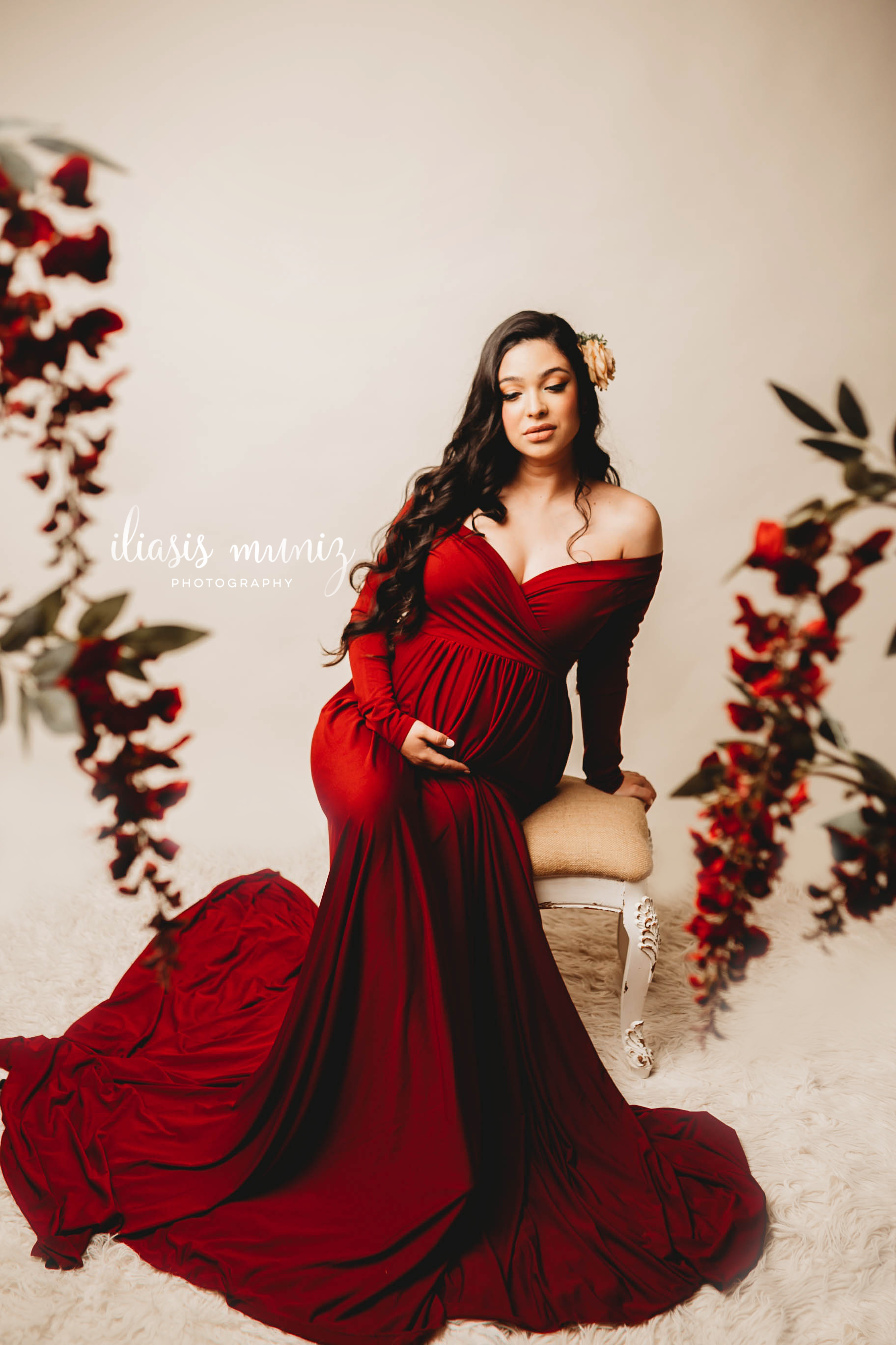 Studio Maternity Portraits by Iliasis Muniz Photography