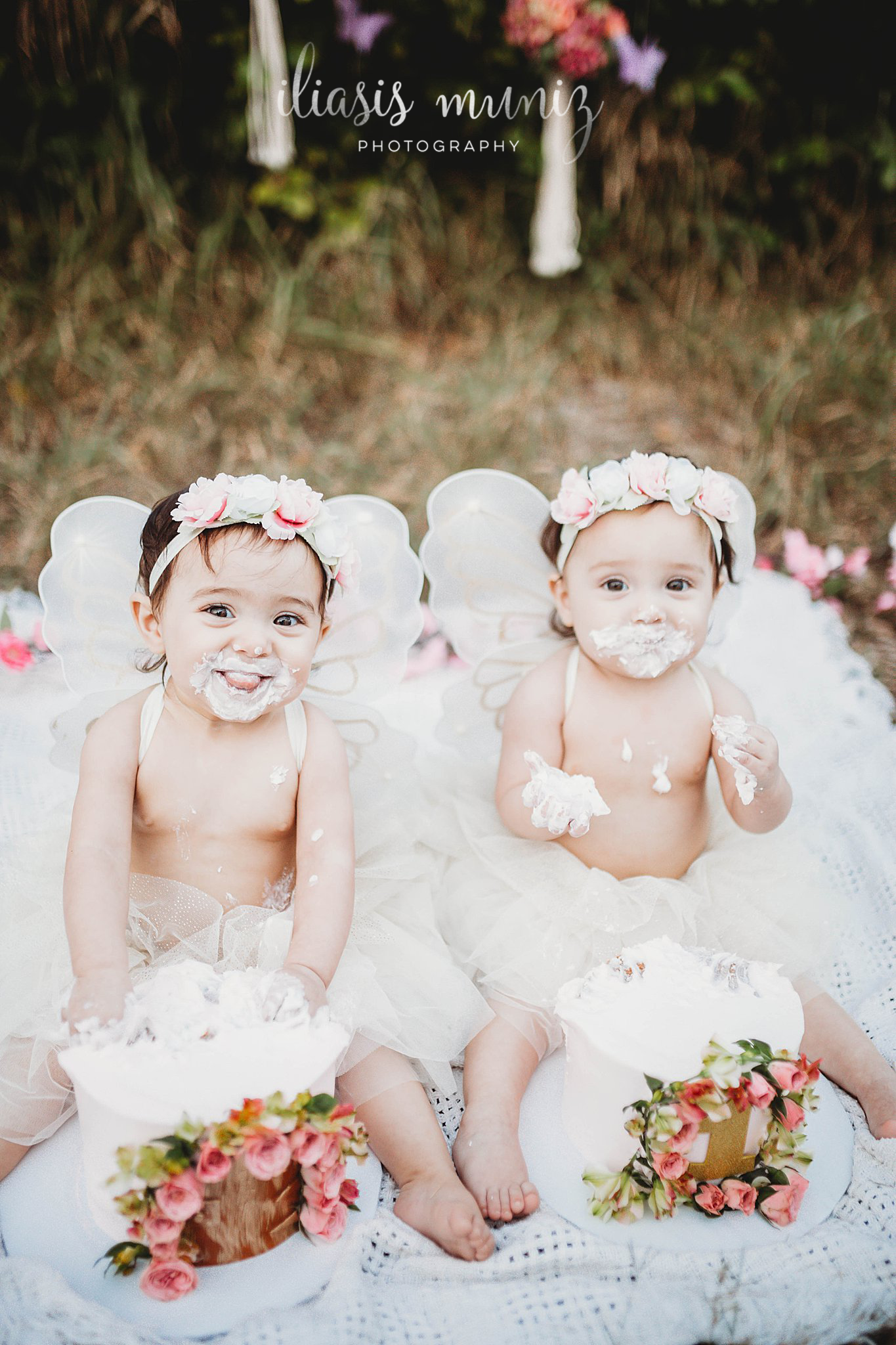 Fairy Twin Girl cake smash – Ember and Aubrey